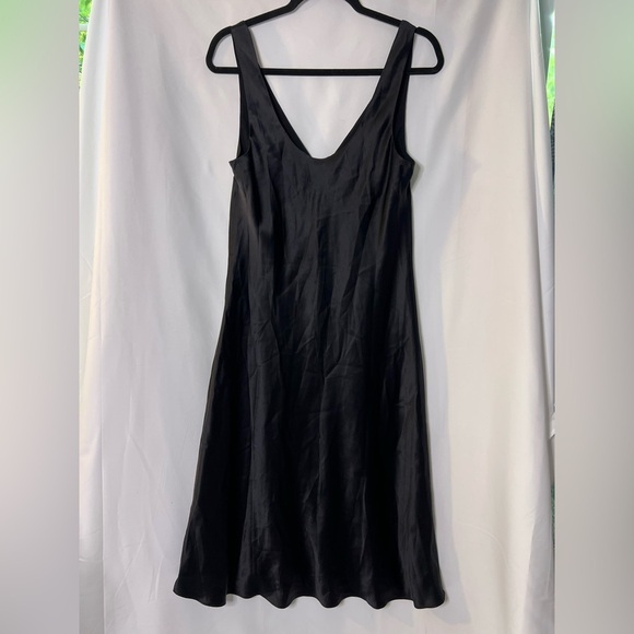 Reformation Lila V-Neck Satin Dress Size Large - Picture 8 of 10